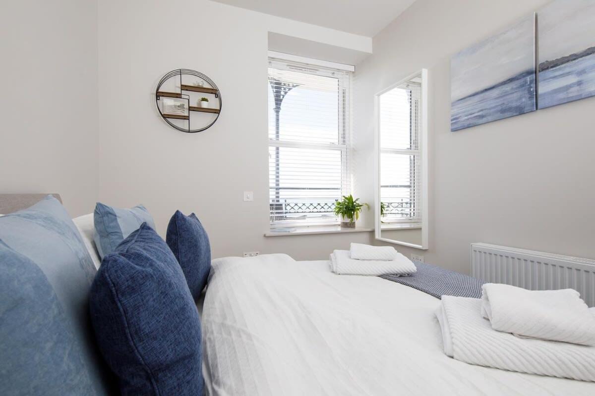 Panoramic Sea Views In Beachfront Apt W Balcony Bognor Regis Exterior photo